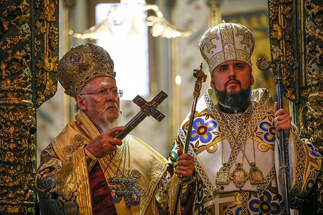 Konstantinopolio ekumeninis patriarchas Baltramiejus I ir Ukrainos ortodoksų bažnyčios metropolitas Epifanijus 