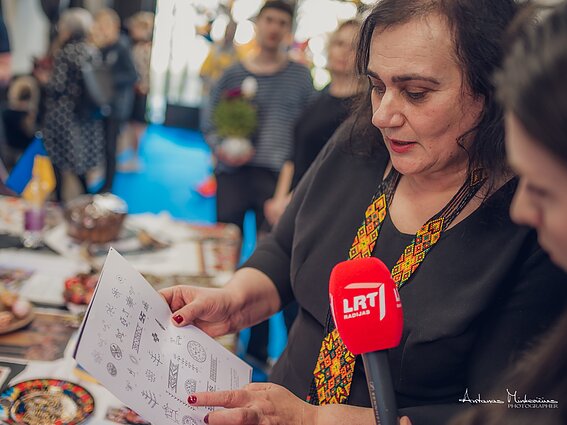 Ukrainiečiai ir lietuviai kartu margina margučius