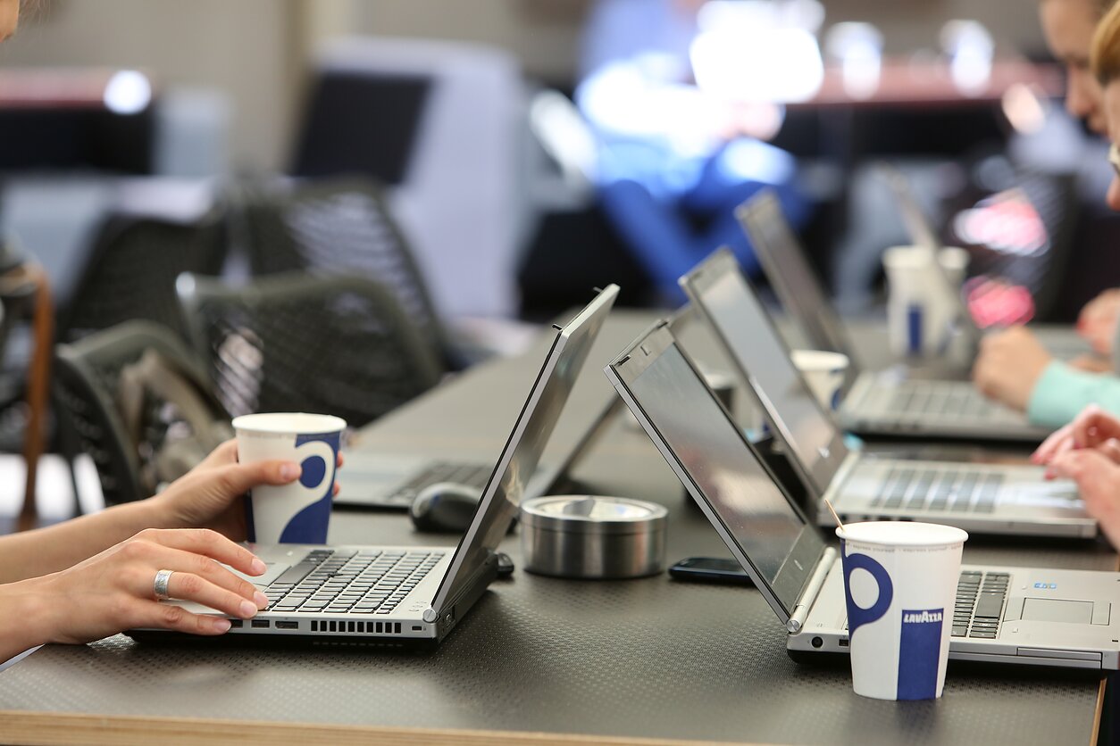Žiniasklaida; pranešimas, internetas. Asociatyvi