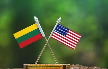 Lietuvos ir Amerikos vėliavos