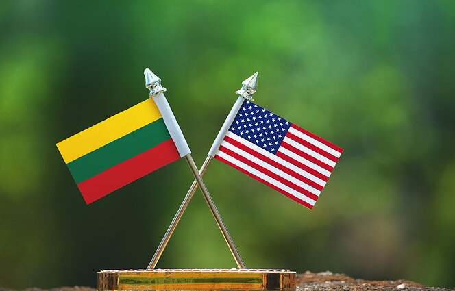 Lietuvos ir Amerikos vėliavos
