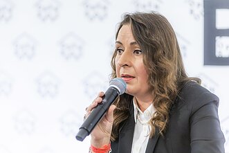 Kristina Sabaliauskaitė. Diskusija „Rašytojo vaidmuo karo akivaizdoje“. Kristina Sabaliauskaitė. Diskusija „Rašytojo vaidmuo karo akivaizdoje“.