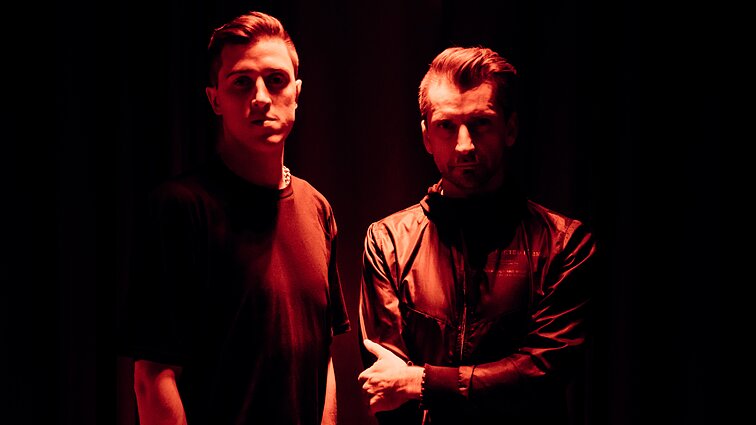 Bäsello ir Alanas Chošnau