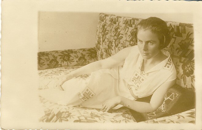 Vėra Šleivytė. „Ant savo naujosios sofos". 1931-07-05