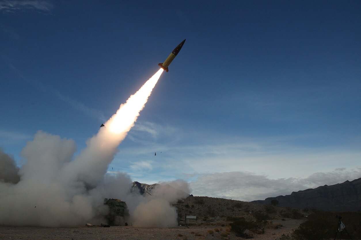 Long-range weapons (associative image)