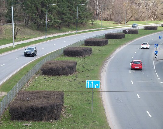 Oskaro Milašiaus gatvė (Vilnius) Didįjį šeštadienį (2023 m. balandžio 8-ąją) Oskaro Milašiaus gatvė (Vilnius) Didįjį šeštadienį (2023 m. balandžio 8-ąją)