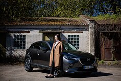 Simona Vasiliauskaitė ir jos automobilis Simona Vasiliauskaitė ir jos automobilis