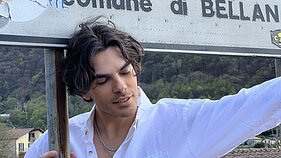 Rokas Yan