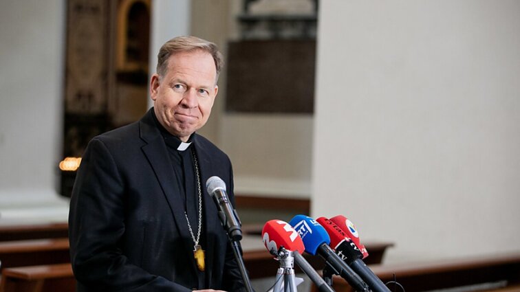 Arkivyskupas Grušas: mano kaltė, kad neuždaviau svarbių klausimų, atsiprašau jaunuolio, kuris patyrė iš kunigo tai, ko neturėjo Arkivyskupas Grušas: mano kaltė, kad neuždaviau svarbių klausimų, atsiprašau jaunuolio, kuris patyrė iš kunigo tai, ko neturėjo