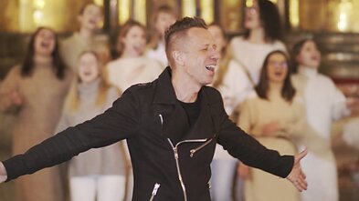Linas Adomaitis su gospelų choru