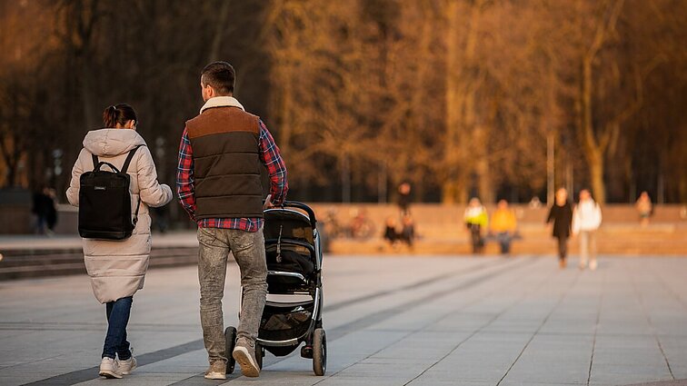 Lietuvoje gimė mažiausiai kūdikių per nepriklausomybės laikotarpį: ar kreivę gali kilstelėti politiniai sprendimai?