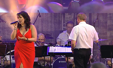 Nicole Zuraitis Klaipėdos pilies džiazo festivalyje su Lietuvos kariuomenės Karinių jūrų pajėgų orkestru