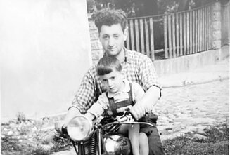 Miša Jakobas su tėčiu Miša Jakobas su tėčiu