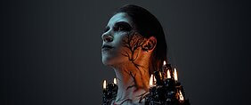 Kadras iš „Black Spikes“ klipo