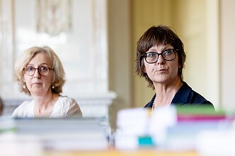 Aušra Martišiūtė-Linartienė (dešinėje)