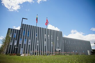 „LITLAB“ priklausantis verslo centras šalia Vilniaus oro uosto 