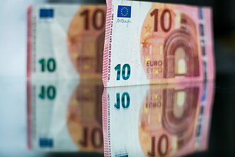 Pinigai, asociatyvi nuotr.