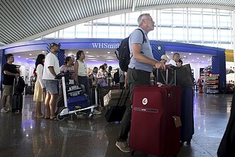 Indonezijoje dėl išsiveržusio ugnikalnio atšaukiami skrydžiai