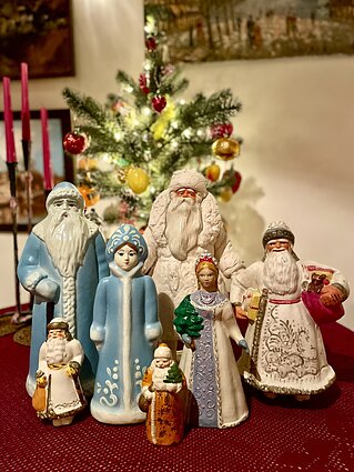 Astos Kaniušonienės senų eglutės žaisliukų kolekcija Astos Kaniušonienės senų eglutės žaisliukų kolekcija