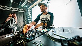 DJ Mamania