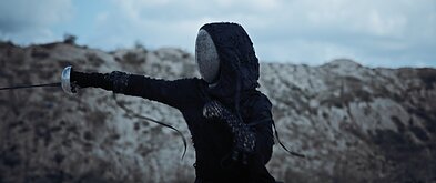 Kadras iš „Black Spikes“ vaizdo klipo