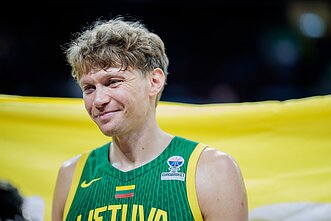 Mindaugas Kuzminskas, Europos krepšinio čempionato atranka: Lietuva – Estija