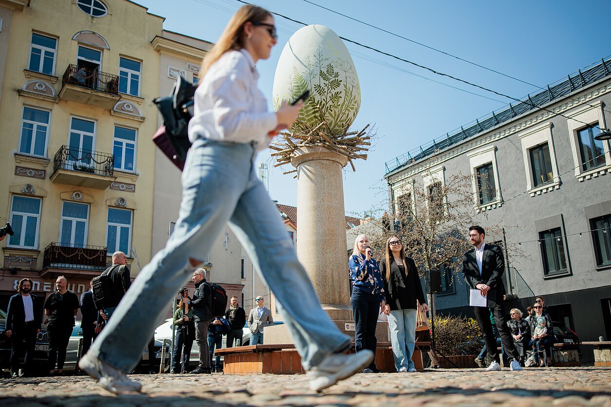 Vilniečius nudžiugino atnaujinta skulptūra „Kiaušinis“