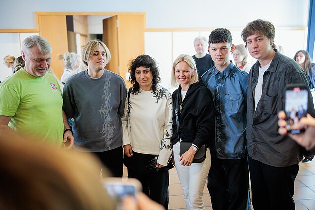 Grupė „Katarsis“ ir Lietuvos eurovizinė delegacija susitiko su Šveicarijoje gyvenančiais lietuviais