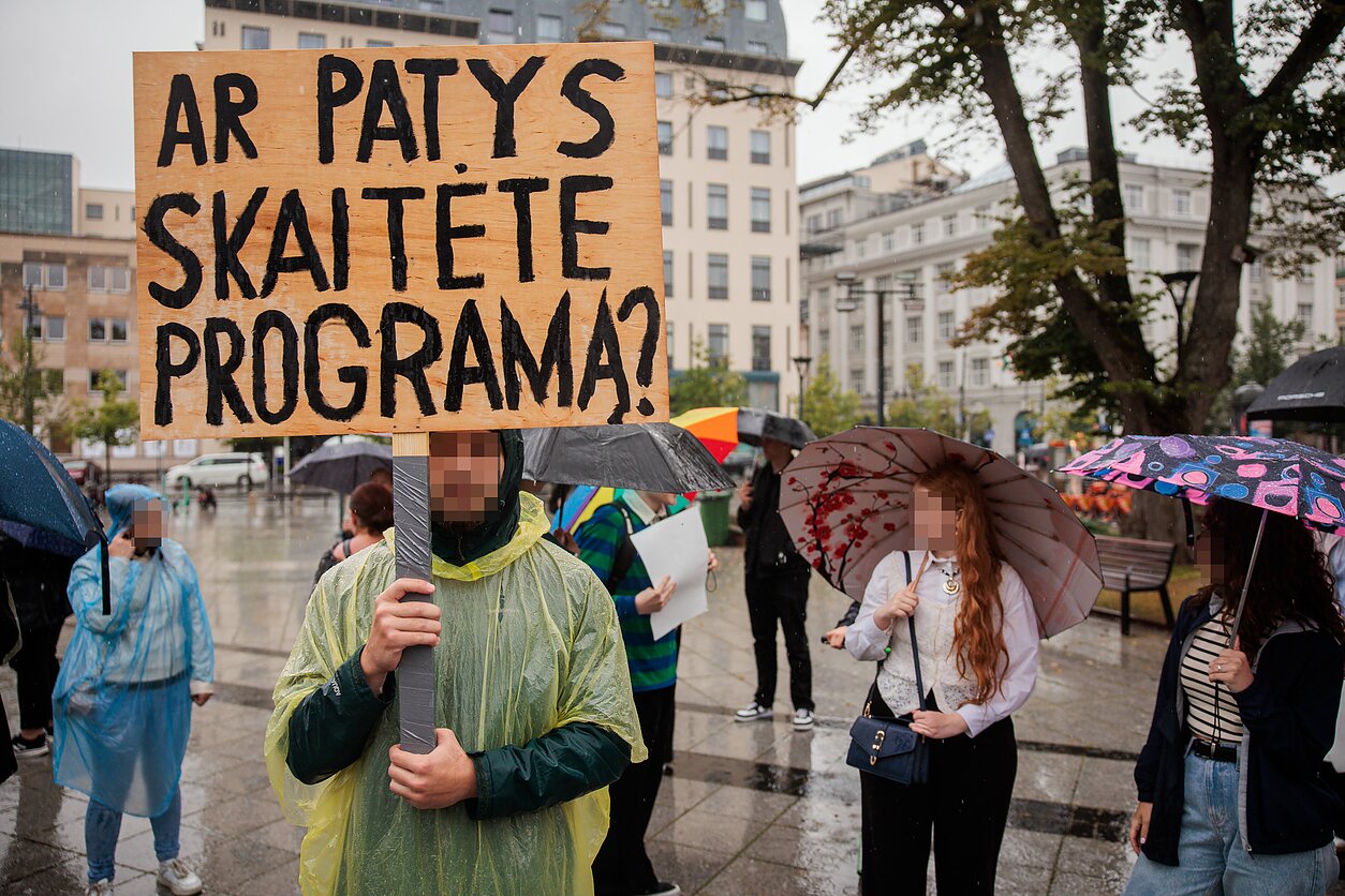 Mokinių protestas prie Vyriausybės dėl egzaminų rezultatų