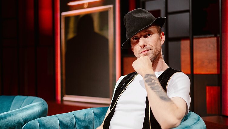 Atvirai apie priklausomybę prabilęs Sasha Song: turiu mokytis gyventi iš naujo