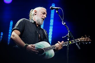 Britų grupės „Fink“ dainos Vilniuje suskambo su orkestru Britų grupės „Fink“ dainos Vilniuje suskambo su orkestru