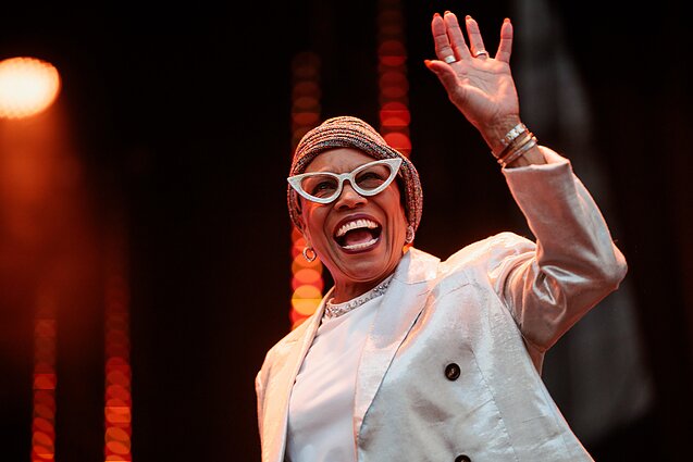 „Midsummer Vilnius“ – džiazo gūsis: festivalyje pasirodė JAV žvaigždė Dee Dee Bridgewater „Midsummer Vilnius“ – džiazo gūsis: festivalyje pasirodė JAV žvaigždė Dee Dee Bridgewater