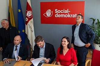 Lietuvos socialdemokratų partijos susitikimas su „Nemuno aušra“ ir Lietuvos valstiečių ir žaliųjų sąjungos atstovais