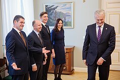 Koalicijos lyderiai atvyko tartis su prezidentu.