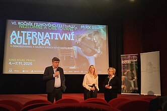 Prahoje vykstančiame tarptautiniame kino festivalyje „Nepalaužtieji ir paaukotieji 2025“ parodytas režisierės G. Žickytės dokumentinis filmas „Kaip mes žaidėme revoliuciją“