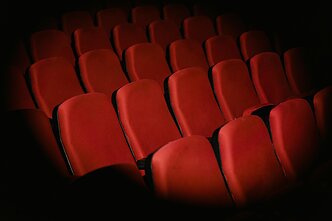 Į N-16 pažymėtą filmą jaunesni žiūrovai gali būti neįleisti
