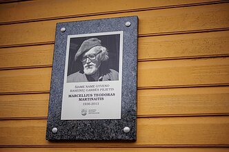 Marcelijaus Martinaičio sodyboje