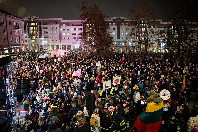 A protest against threats to media freedom in front of the parliament on December 17, 2025.