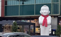 Kai kurie angeliukai pasipuošia Kalėdoms