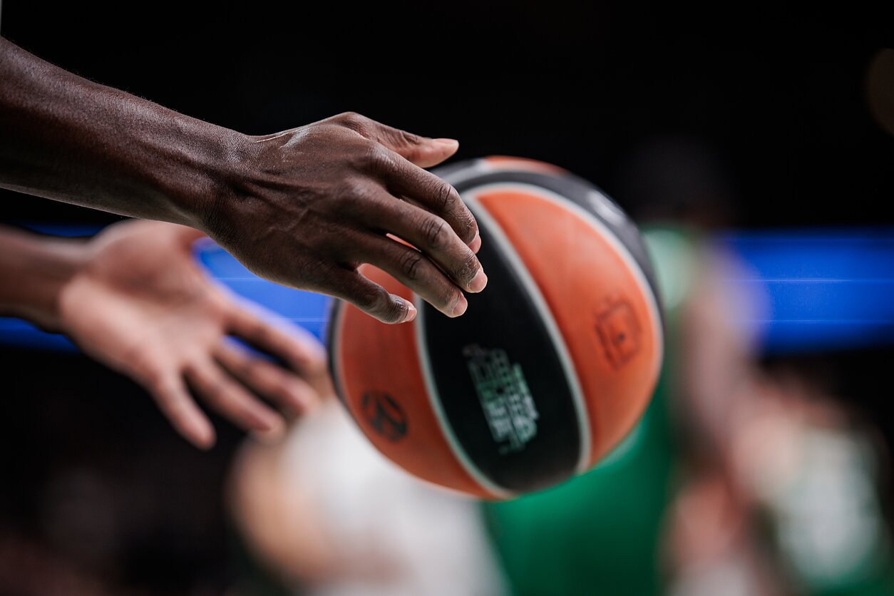 Krepšinio kamuolys, krepšinis. Eurolyga: Kauno „Žalgiris“ – Atėnų „Panathinaikos“