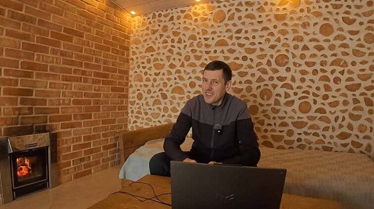 Ovidijus savo namelyje