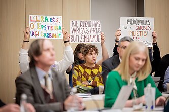 Vilniaus rajono taryba atsisakė pervadinti dėl pedofilijos bausto Gulbinowicziaus gatves