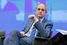 Edwardas Lucasas. Diskusija „Žodžių karas ar idėjų mūšis – kas laukia laisvo žodžio?“ Edwardas Lucasas. Diskusija „Žodžių karas ar idėjų mūšis – kas laukia laisvo žodžio?“