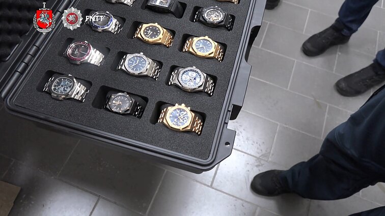 Prokuratūra paviešino vadinamosios kriptovaliutos kasimo įrangos bylos įkalčių kadrus