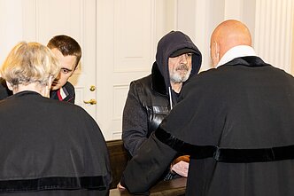 Užsidegančių siuntų bylos nagrinėjimas, kurioje Aleksandras Šuranovas, Daniilas Jencius, Vasilijus Kovačas, Vadymas Borsukas ir Eldaras Salmanovas kaltinami terorizmu. 