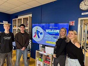 Vilniuje organizuojama nemokama tarptautinė universitetų ir karjeros mugė „AISV University Fair & Career Symposium“. Natalie Smith - antra iš kairės. 