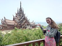 Ūla prie Tiesos šventyklos, esančios rytinėje Tailando pakrantėje