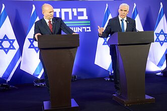 Naftalis Bennettas ir Yairas Lapidas