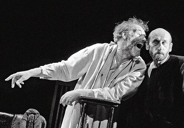„Ričardas III“, rež. Rimas Tuminas, 1999. Vytautas Grigolis ir Regimantas Adomaitis (kairėje)