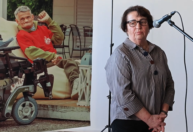 Albina Pileckienė sūnaus darbų parodos atidaryme